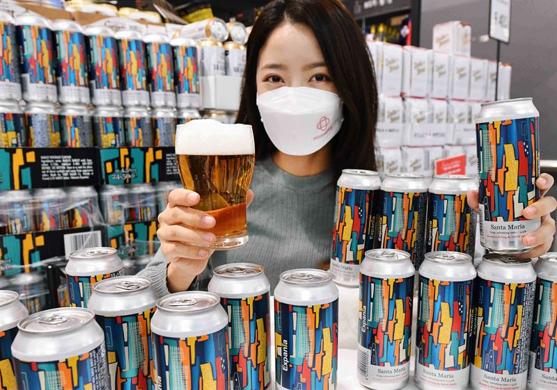 홈플러스, 한캔 당 1000원 스페인 맥주 판매..직수입 발포주 '산타마리아' 선봬 | 한국정경신문